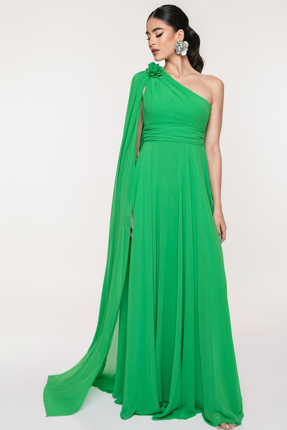 Φόρεμα μάξι με έναν ώμο και λουλούδια A Collection Boutique