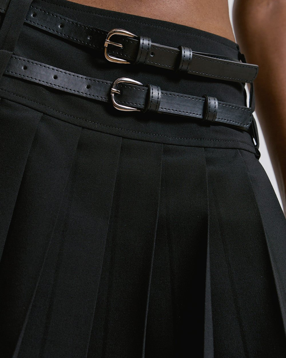Φούστα μίνι με πιέτες και διπλά ζωνάκια Access Fashion