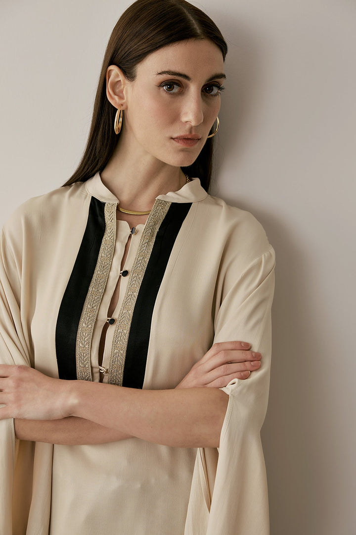 Μπλούζα μακριά με διακοσμητική τρέσα Figaro Fashion - A Collection Boutique