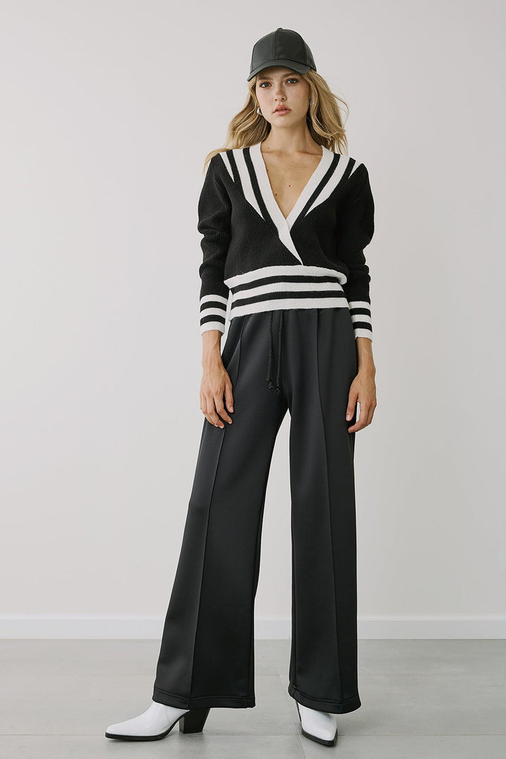 Πλεκτή μπλούζα κρουαζέ με ρίγες Figaro Fashion