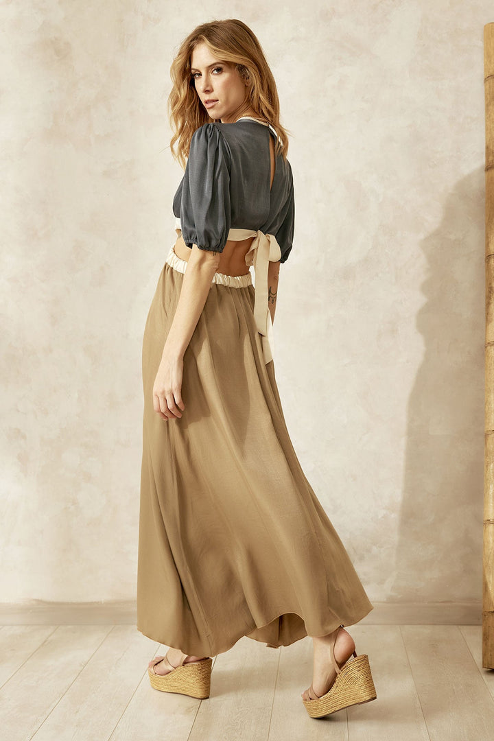 Φόρεμα μάξι με ανοίγματα και συνδυασμό υφασμάτων Figaro Fashion - A Collection Boutique