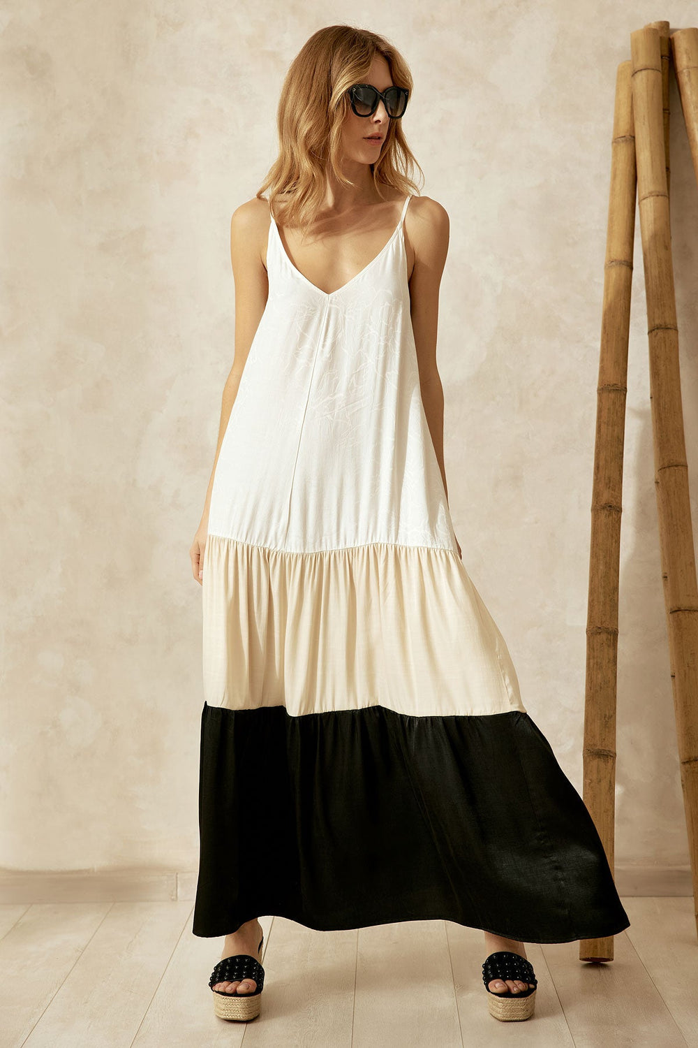 Φόρεμα μάξι με συνδυασμούς υφασμάτων Figaro Fashion - A Collection Boutique