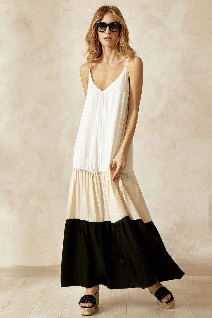 Φόρεμα μάξι με συνδυασμούς υφασμάτων Figaro Fashion - A Collection Boutique