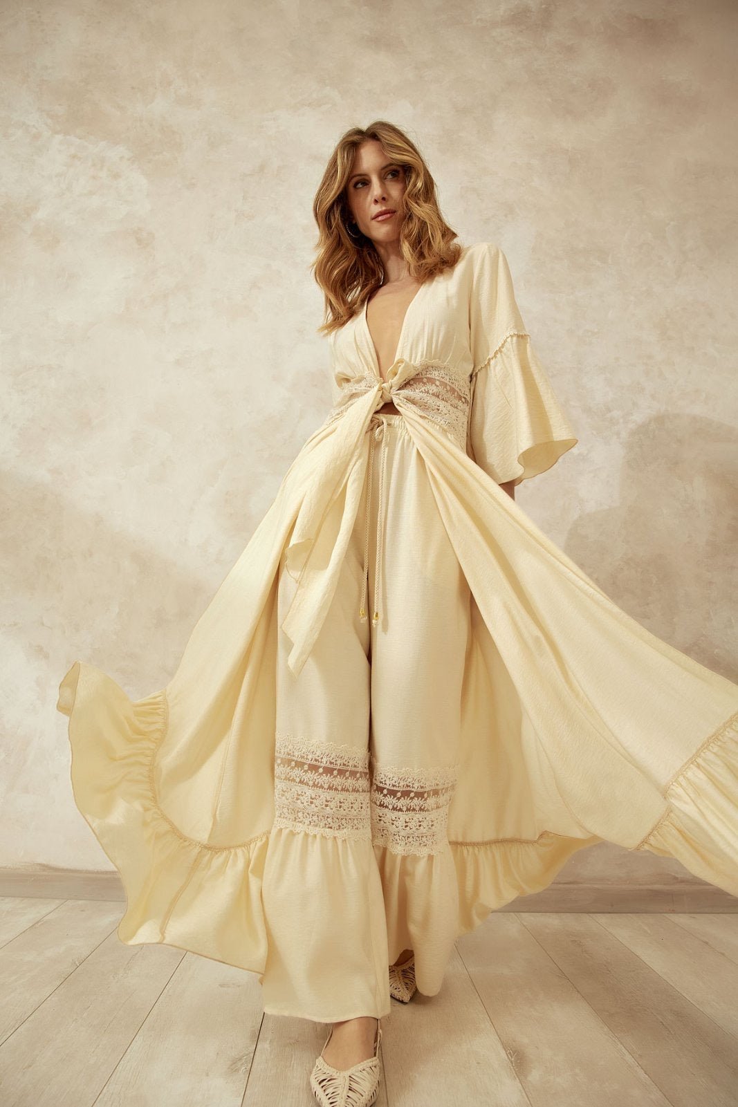 Κιμονό φόρεμα μακρύ με λεπτομέρειες από δαντέλα - A Collection Boutique