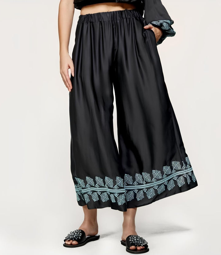 Παντελόνι cropped με κέντημα Access Fashion - A Collection Boutique