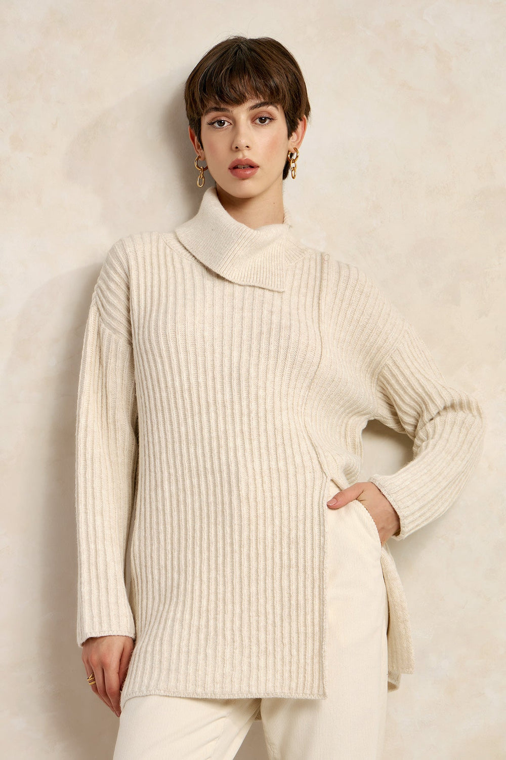 Πλεκτή μπλούζα ζιβάγκο με ανοίγματα Figaro fashion