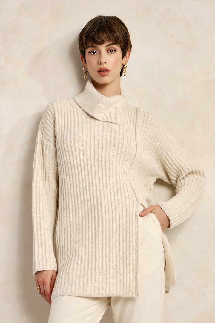 Πλεκτή μπλούζα ζιβάγκο με ανοίγματα Figaro fashion
