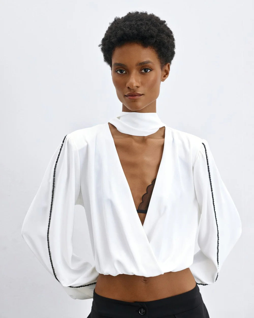 Μπλούζα κρουαζέ με χάντρες και φουλάρι Access Fashion