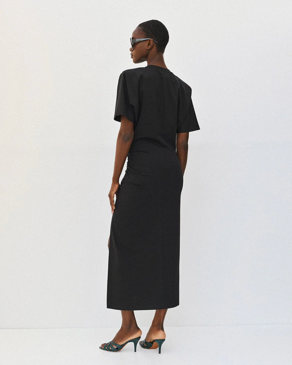 Φόρεμα μίντι με σκίσιμο και σούρες Access Fashion