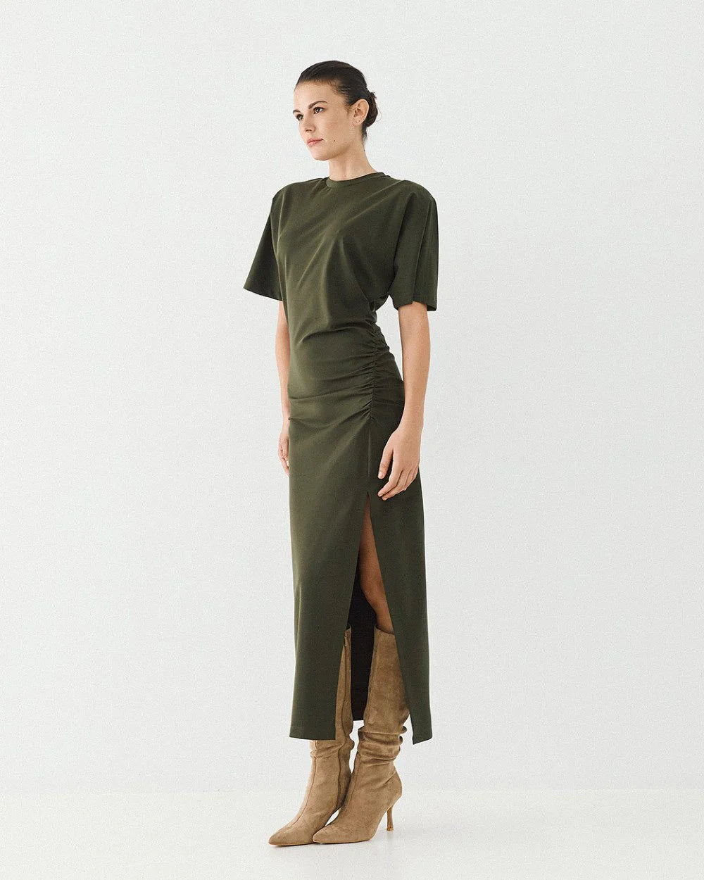 Φόρεμα μίντι με σκίσιμο και σούρες Access Fashion
