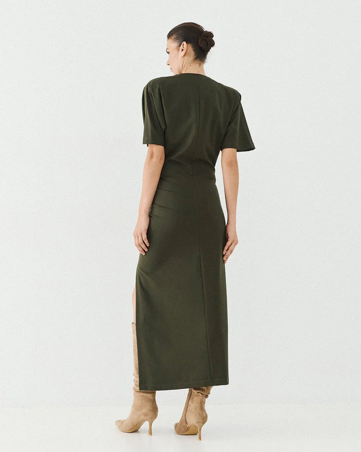 Φόρεμα μίντι με σκίσιμο και σούρες Access Fashion