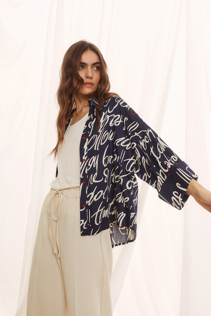 Αέρινο πουκάμισο με lettering print Figaro Fashion