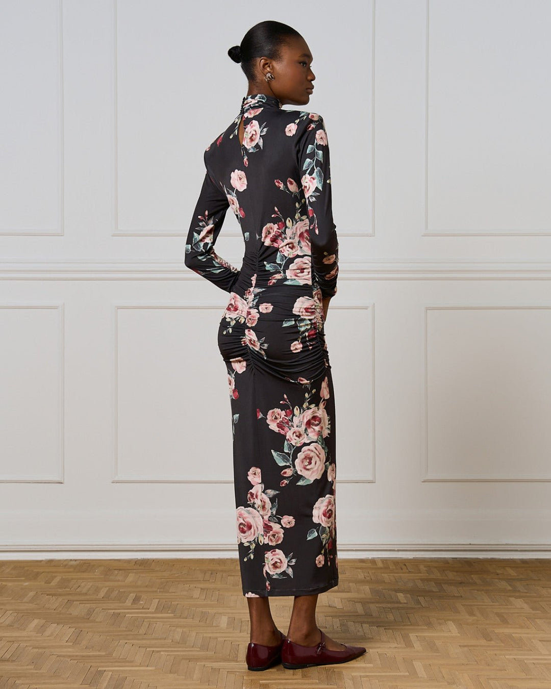 Φόρεμα floral με σούρες στο πλαϊ Access Fashion