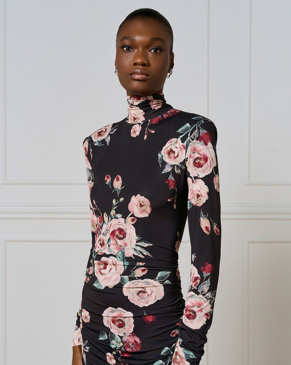 Φόρεμα floral με σούρες στο πλαϊ Access Fashion