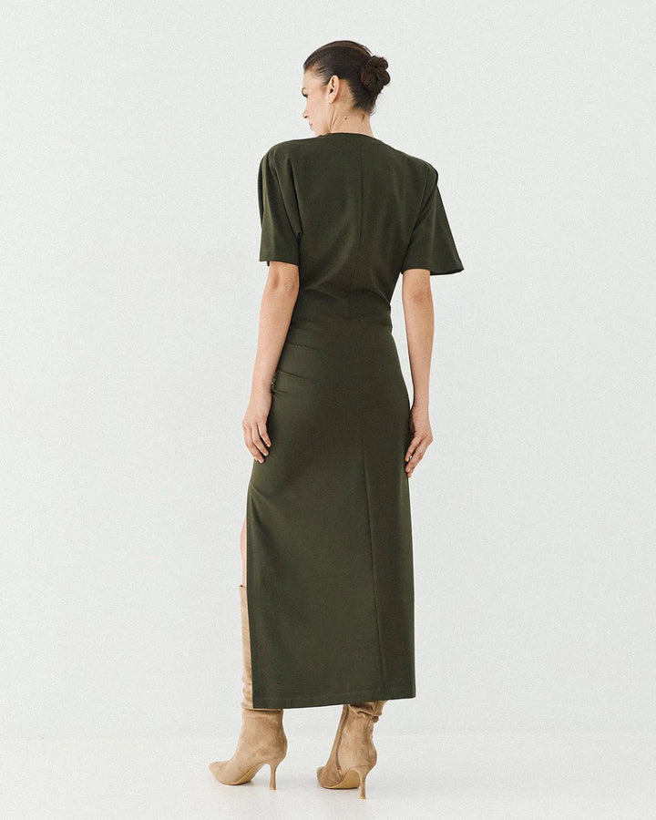 Φόρεμα μίντι με σκίσιμο και σούρες Access Fashion