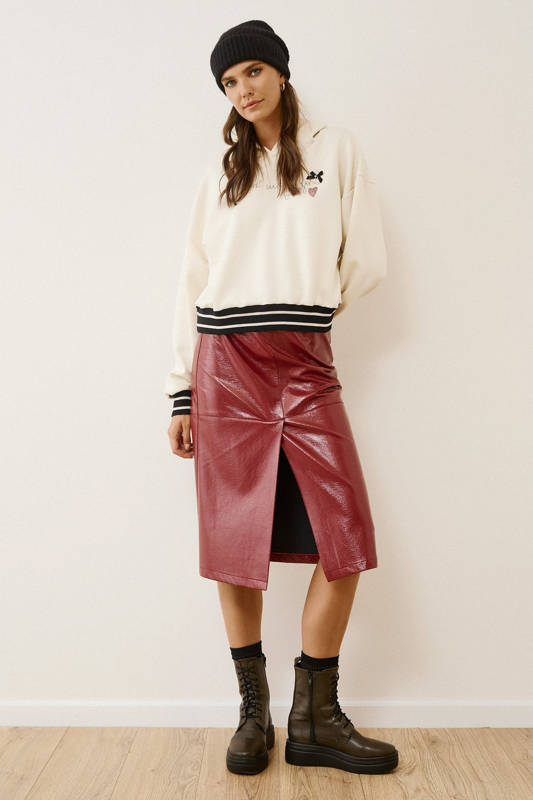 Φούστα vinyl μίντι με σκίσιμο Figaro Fashion