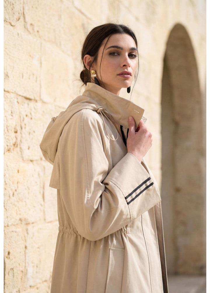 Καμπαρντίνα oversized με κουκούλα και διακοσμητικές ρίγες Lola Casademunt