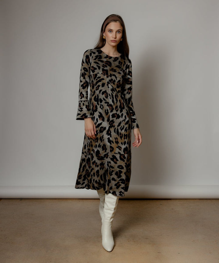 Midi φόρεμα animal print με καμπάνα μανίκι Coelia