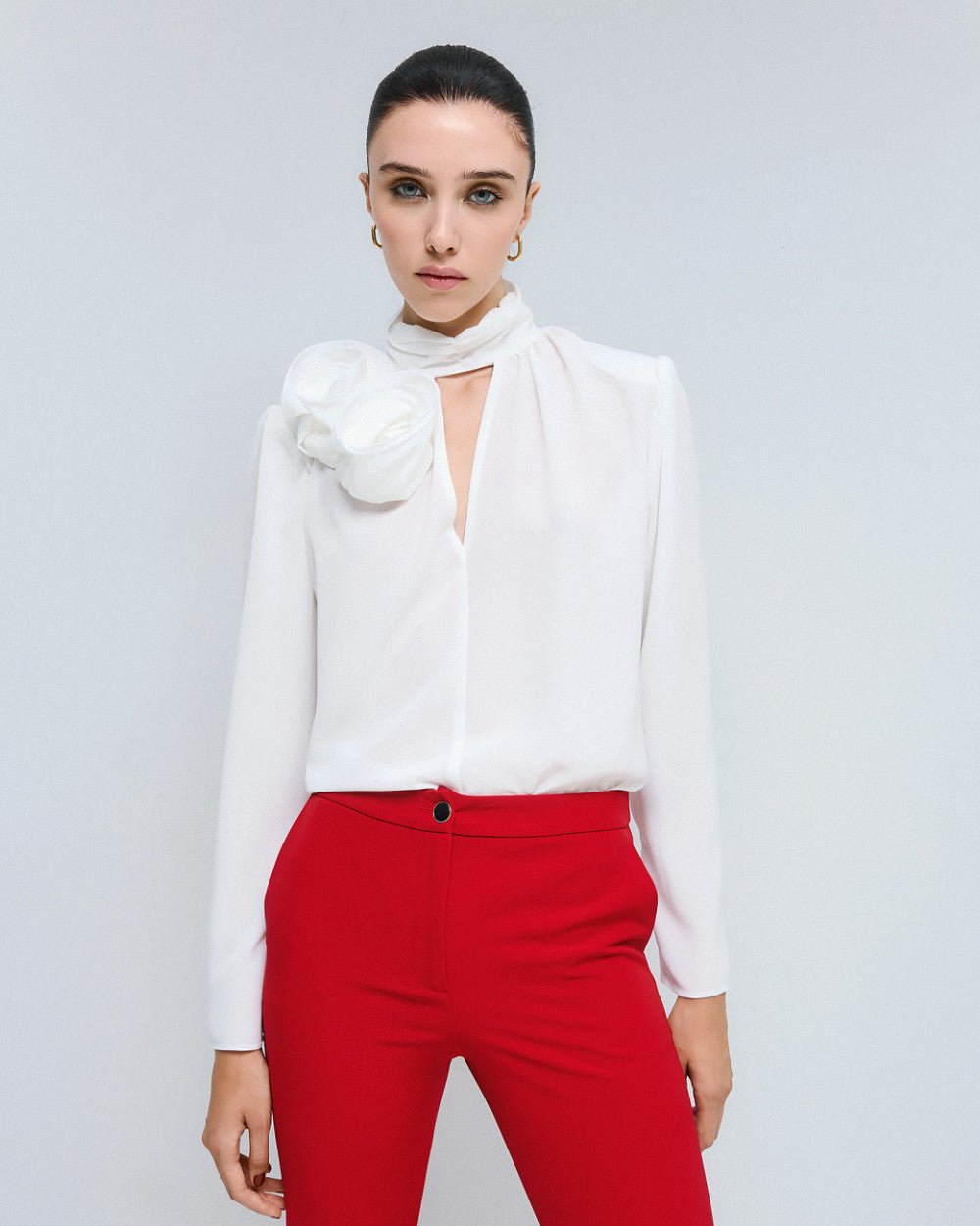 Μπλούζα με V και λουλούδι Access Fashion