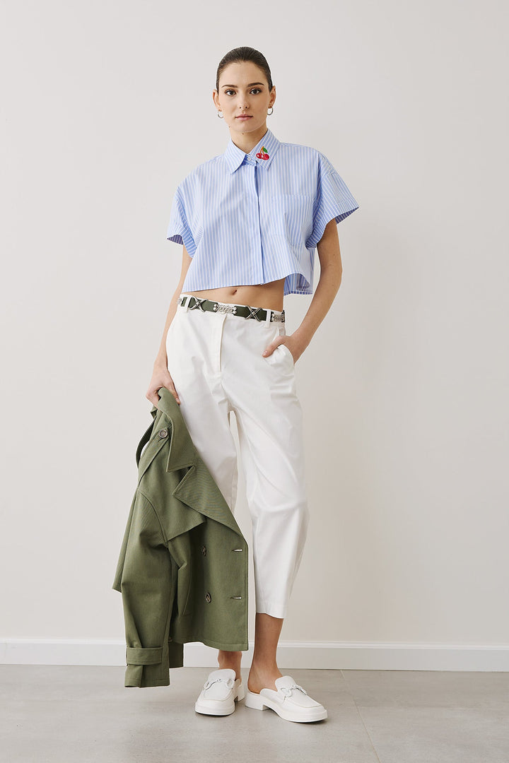 Πουκάμισο ριγέ crop με patch κεντημένο κερασάκι Figaro Fashion