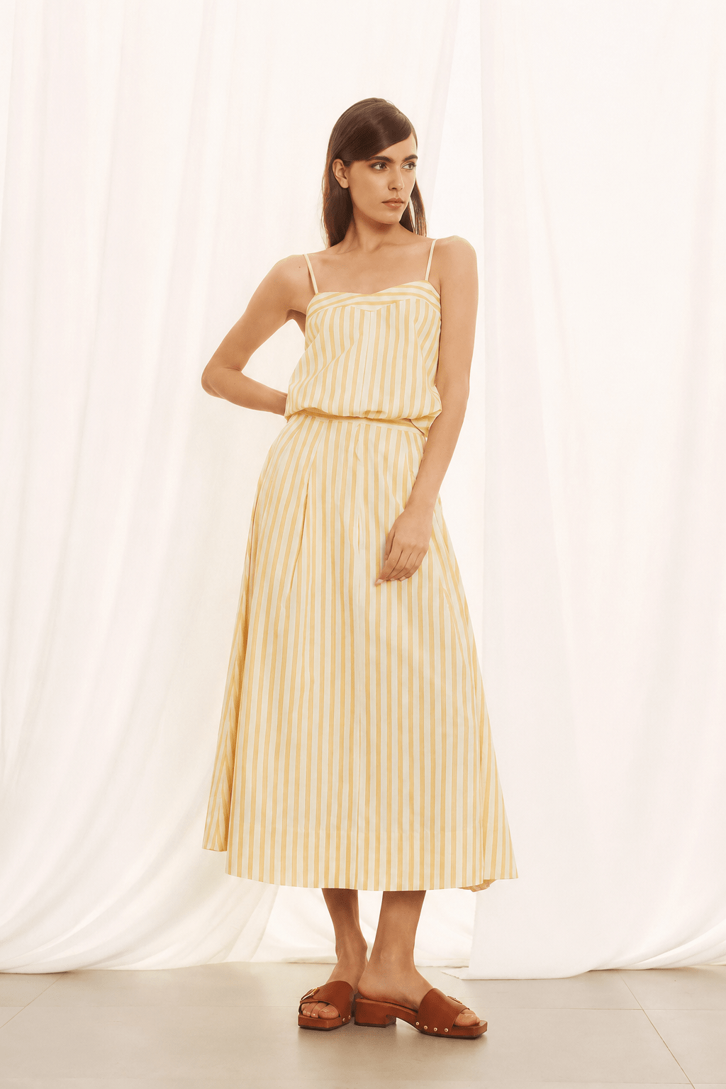 Ριγέ ποπλίνα σετ με cropped top και midi φούστα Figaro Fashion