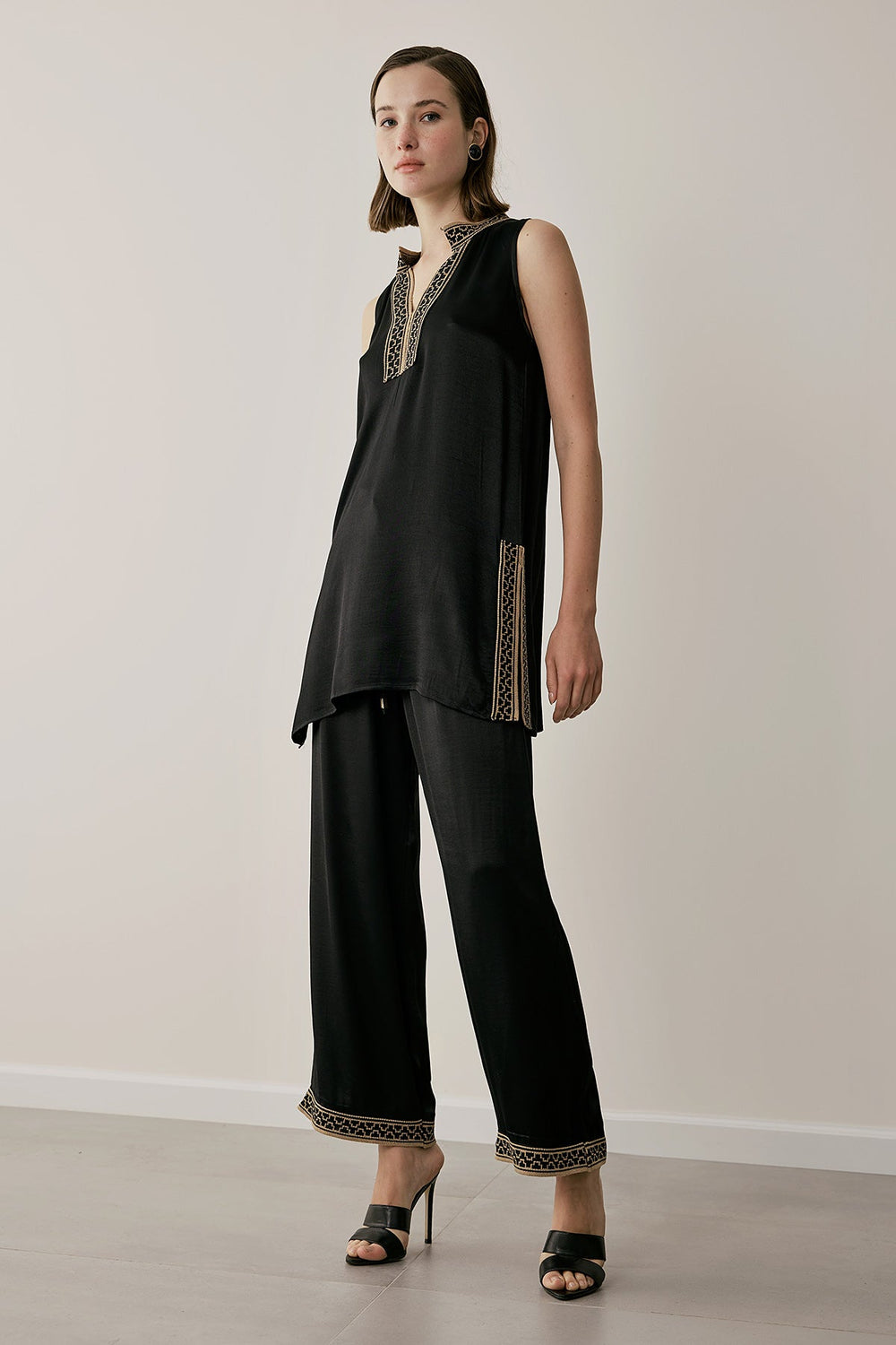 Σετ μπλούζα παντελόνα με πλεκτές λεπτομέρειες Figaro Fashion - A Collection Boutique