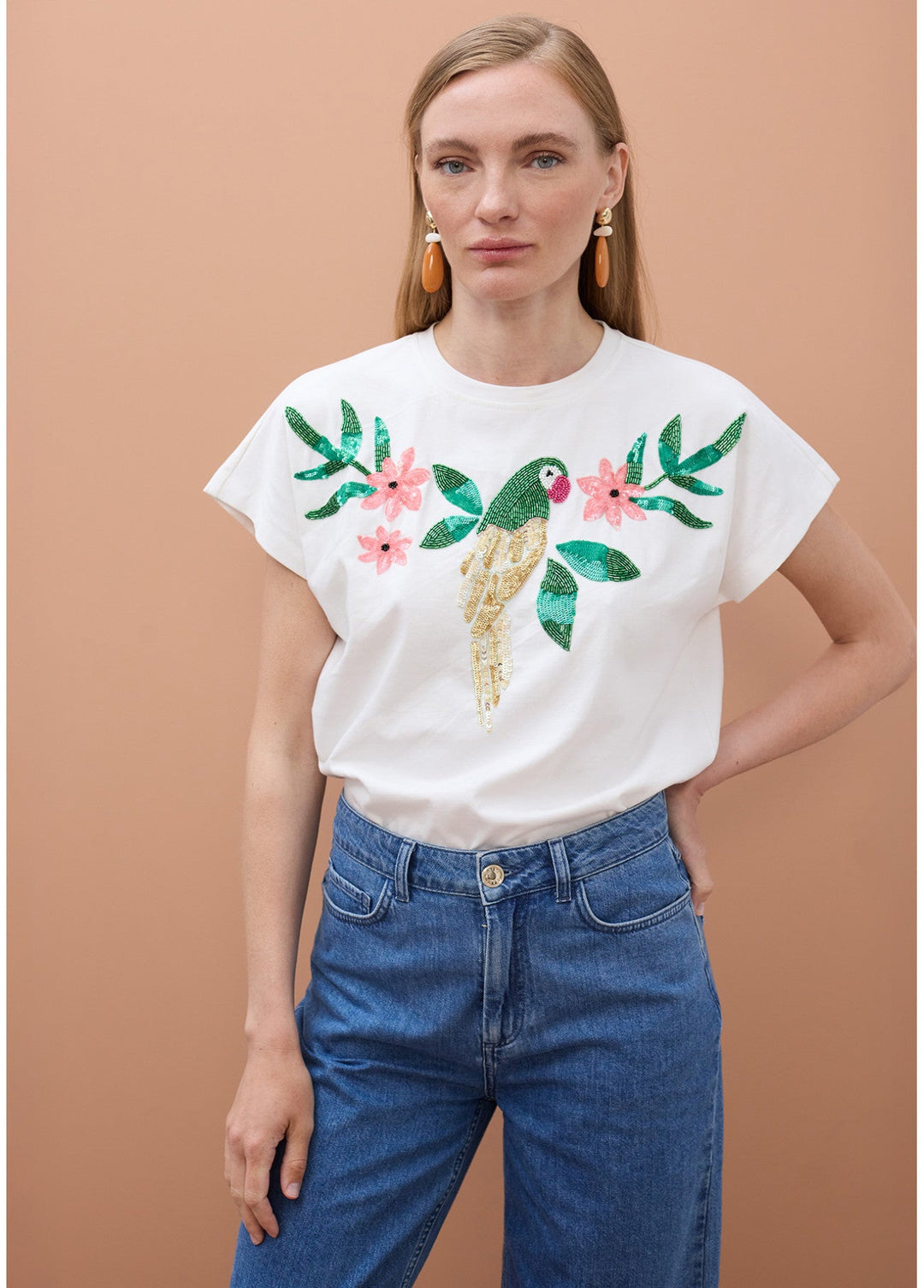 T-Shirt με tropical parrot κέντημα & παγιέτες Lola Casademunt
