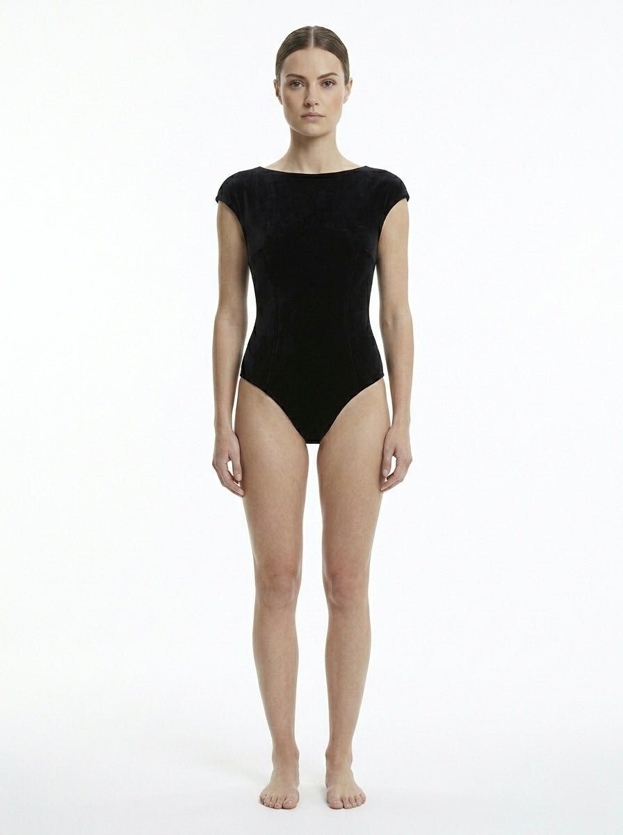 Velvet κορμάκι με ανοιχτή πλάτη A Collection Boutique