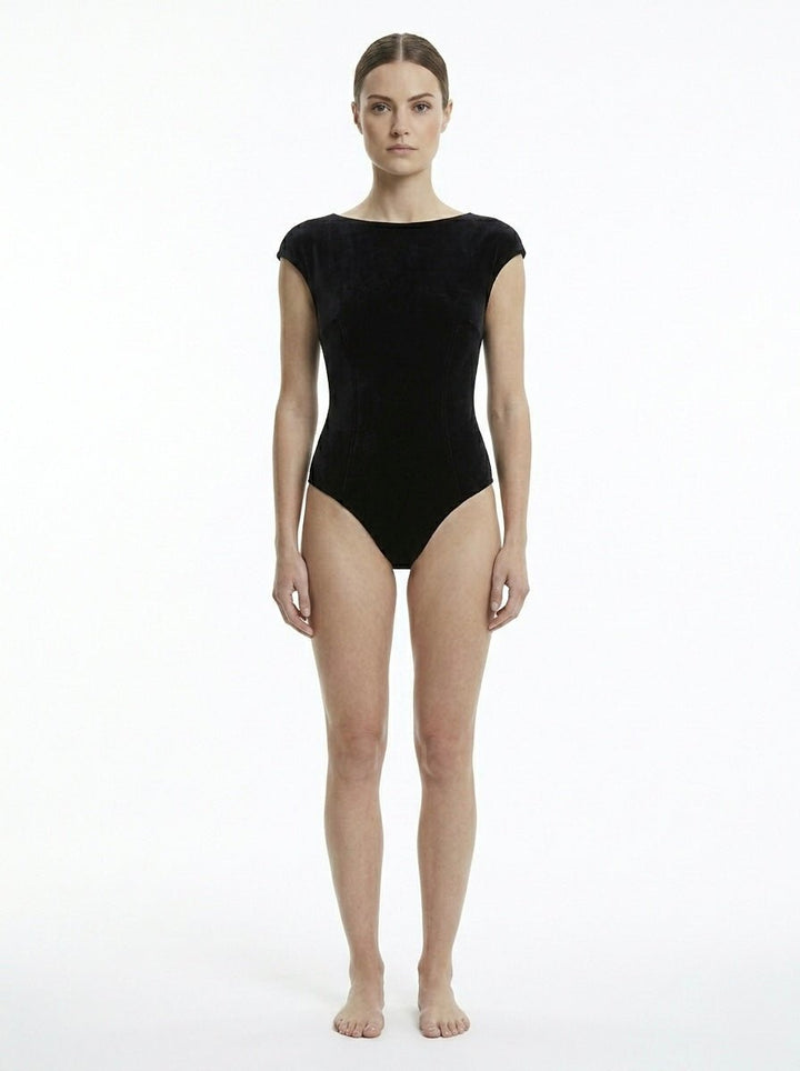 Velvet κορμάκι με ανοιχτή πλάτη A Collection Boutique