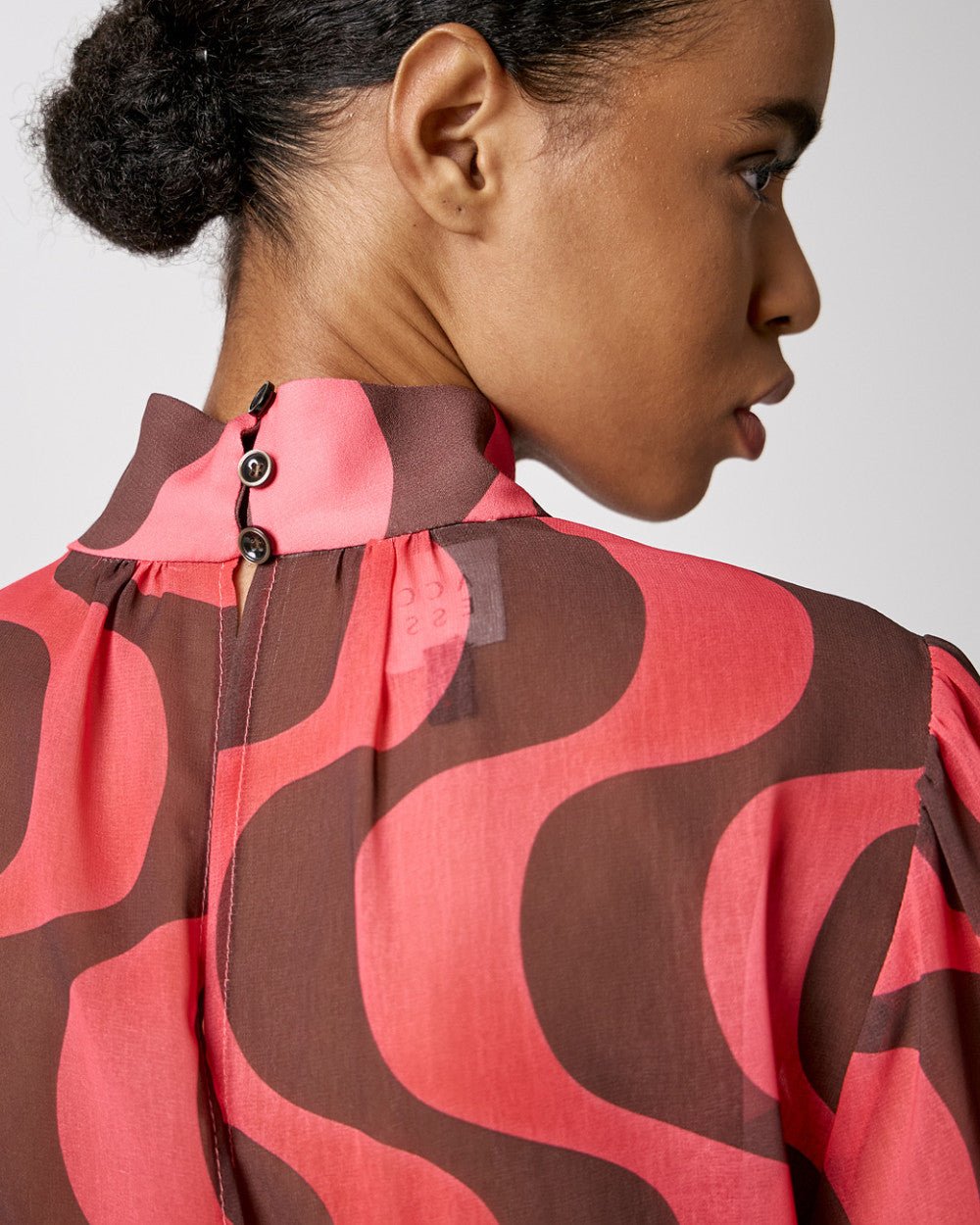 Μπλούζα εμπριμέ ζιβάγκο με μανσέτες Access Fashion - A Collection Boutique