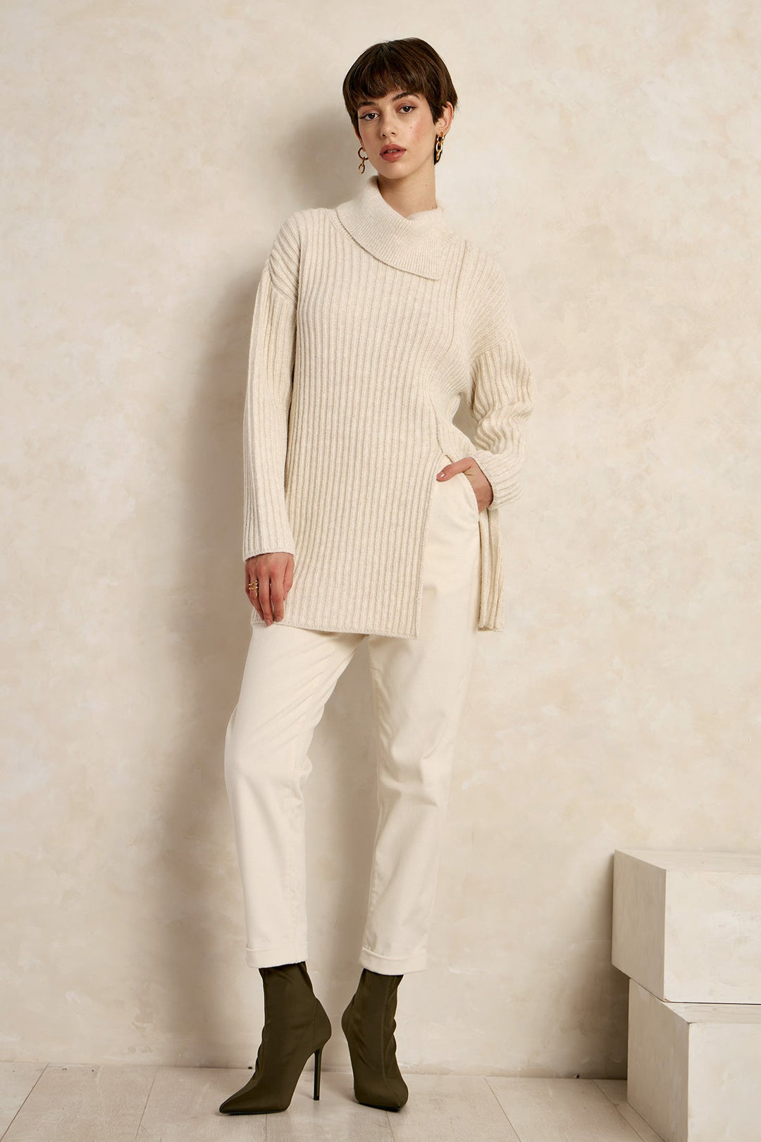 Πλεκτή μπλούζα ζιβάγκο με ανοίγματα Figaro fashion - A Collection Boutique